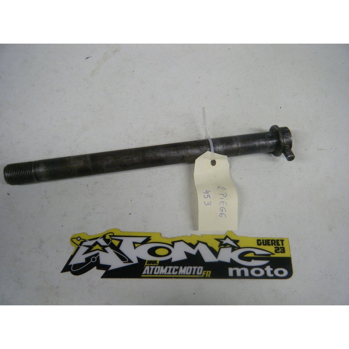 Axe roue arriere  GASGAS 300 EC 2010