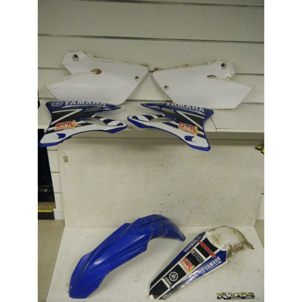 Lot plastique  YAMAHA 250 YZ 2011