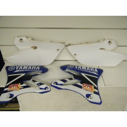 Lot plastique  YAMAHA 250 YZ 2011