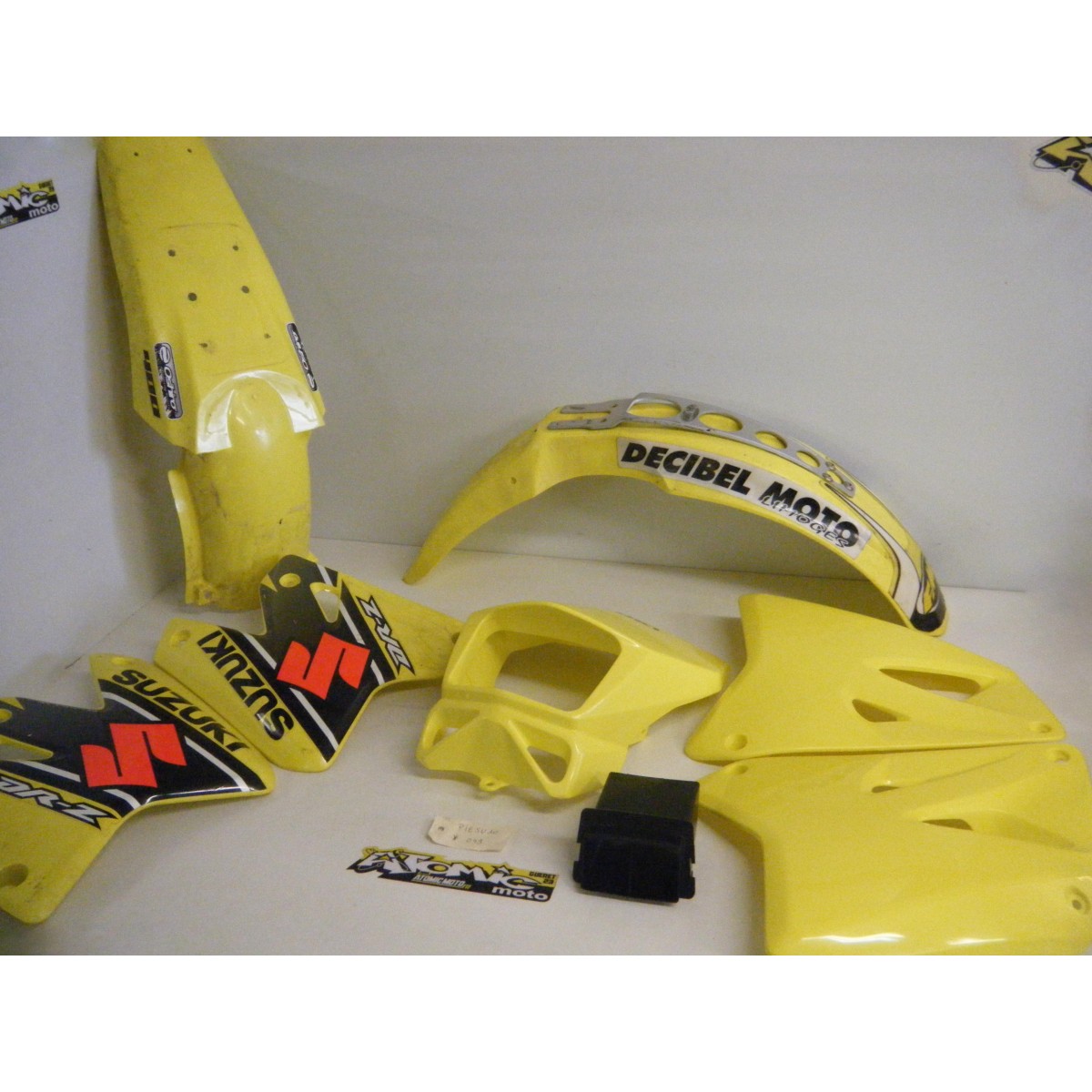 Lot plastiques SUZUKI 400 DRZ 