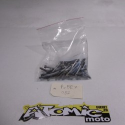 Lot visserie moteur BETA...