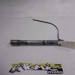 Axe de roue avant SUZUKI 400 DR-Z 2002