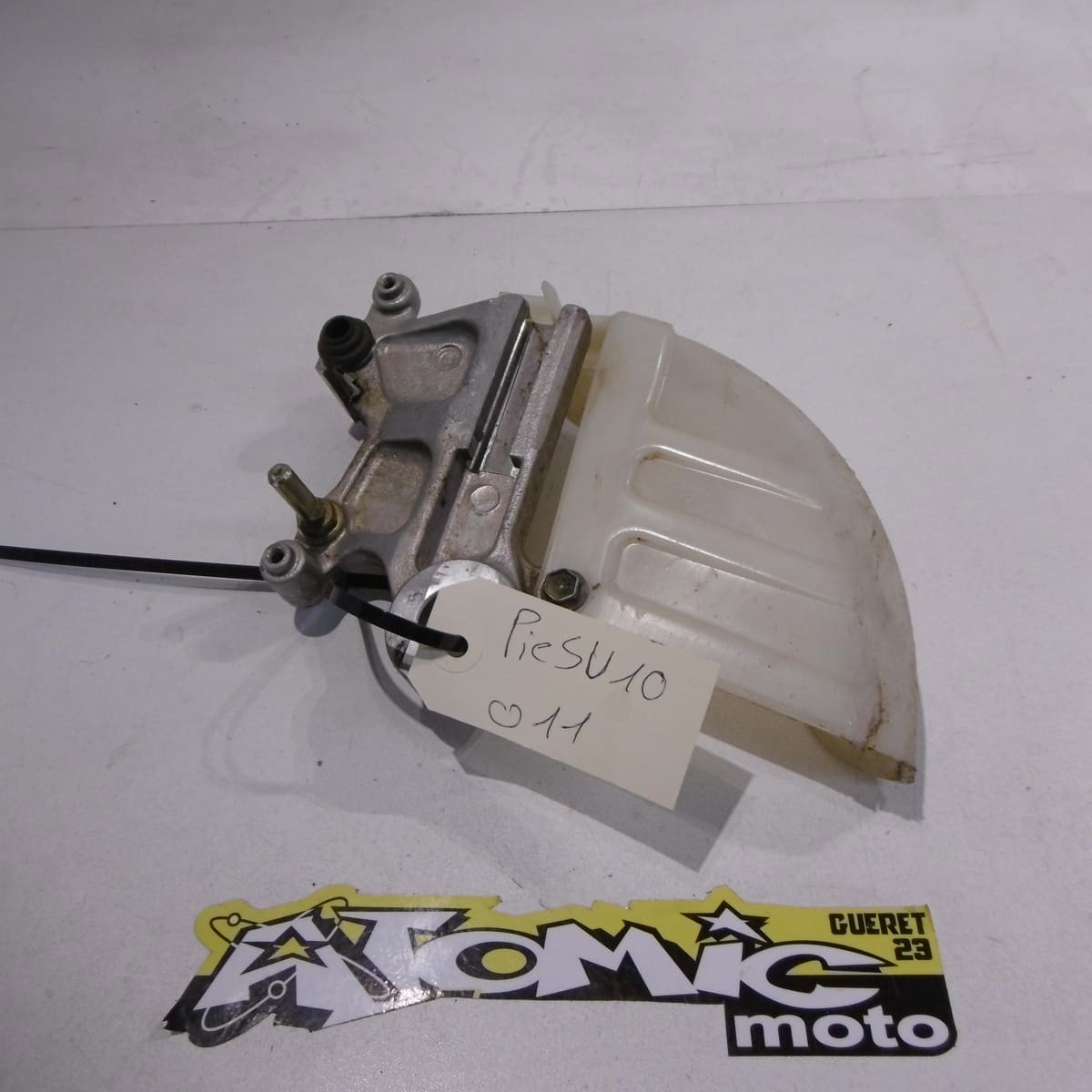 Platine étrier de frein arrière SUZUKI 400 DR-Z 2002