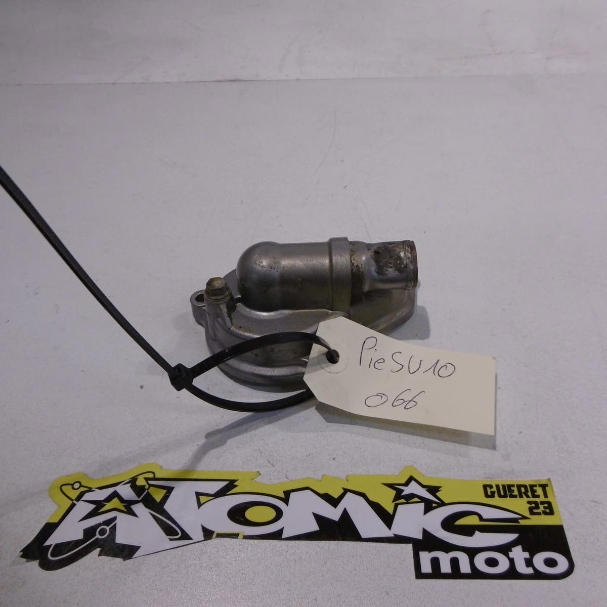 Carter de pompe à eau  SUZUKI 400 DR-Z 2002