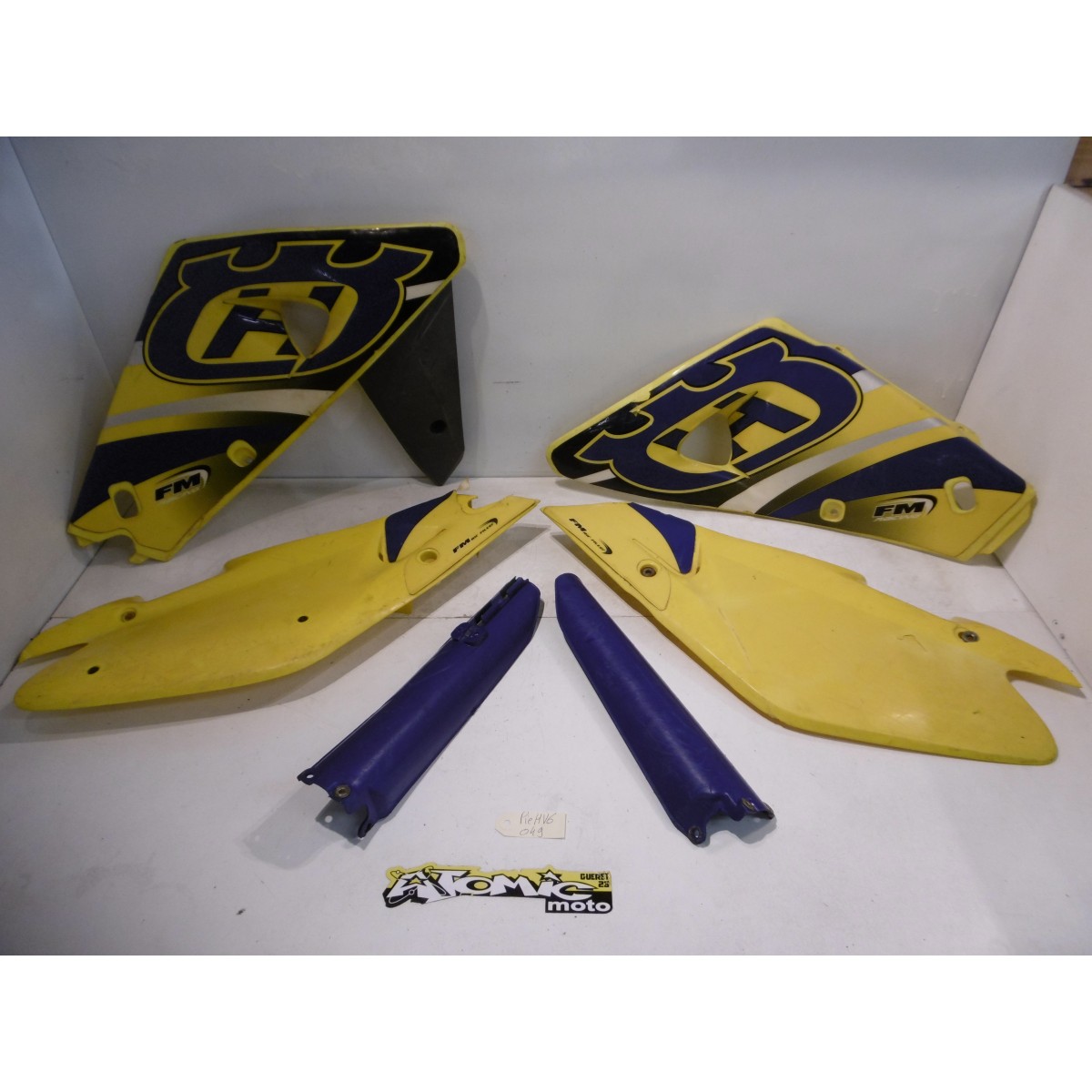 Lot plastiques HUSQVARNA 250 TE 2004