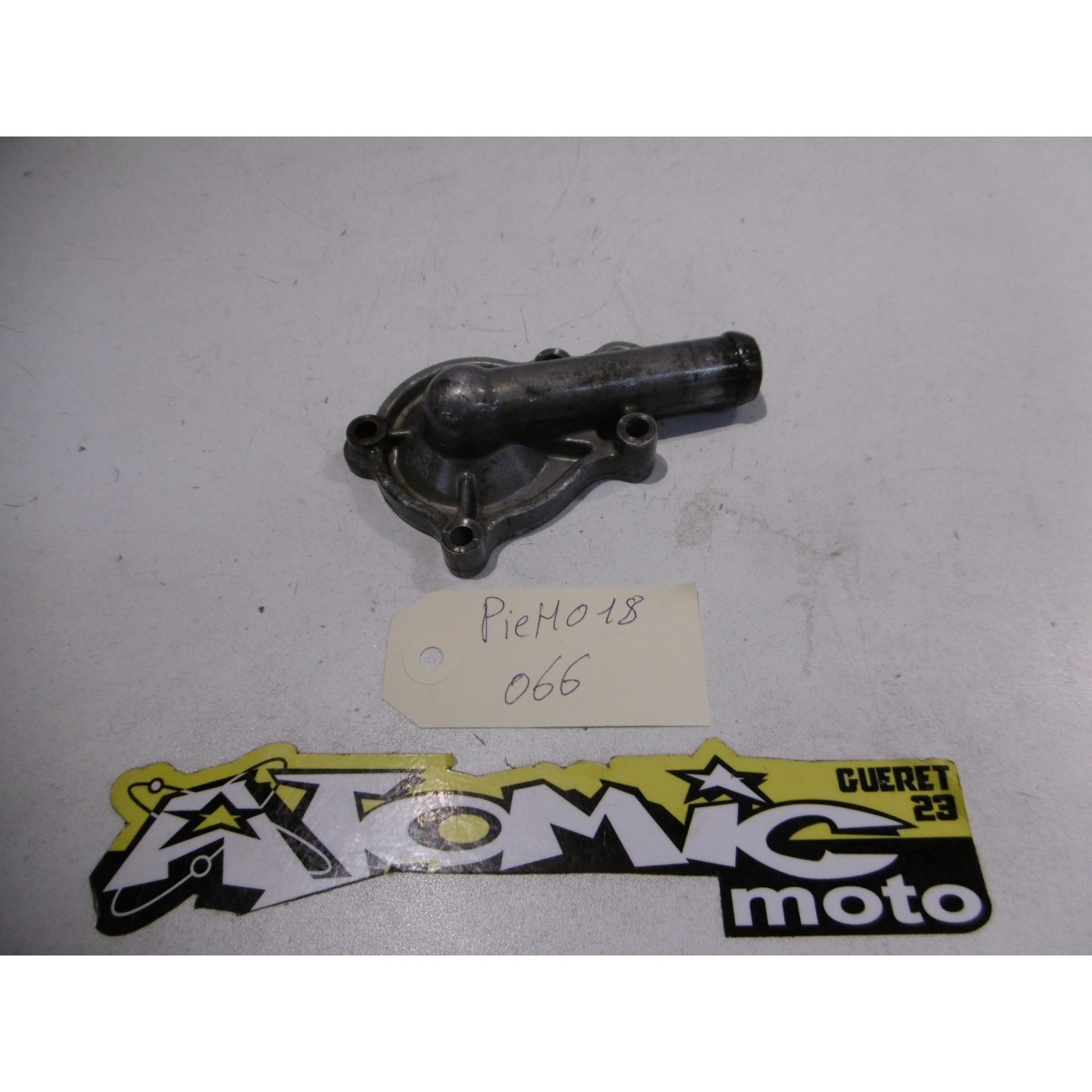 Carter de pompe à eau  HONDA 450 CRF 2004