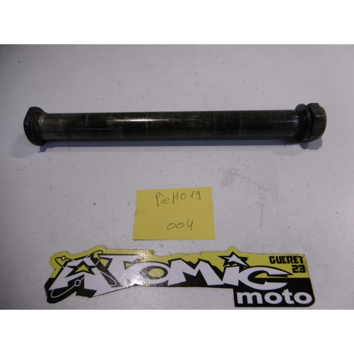 Axe de roue arrière HONDA 300 CRE F 2015