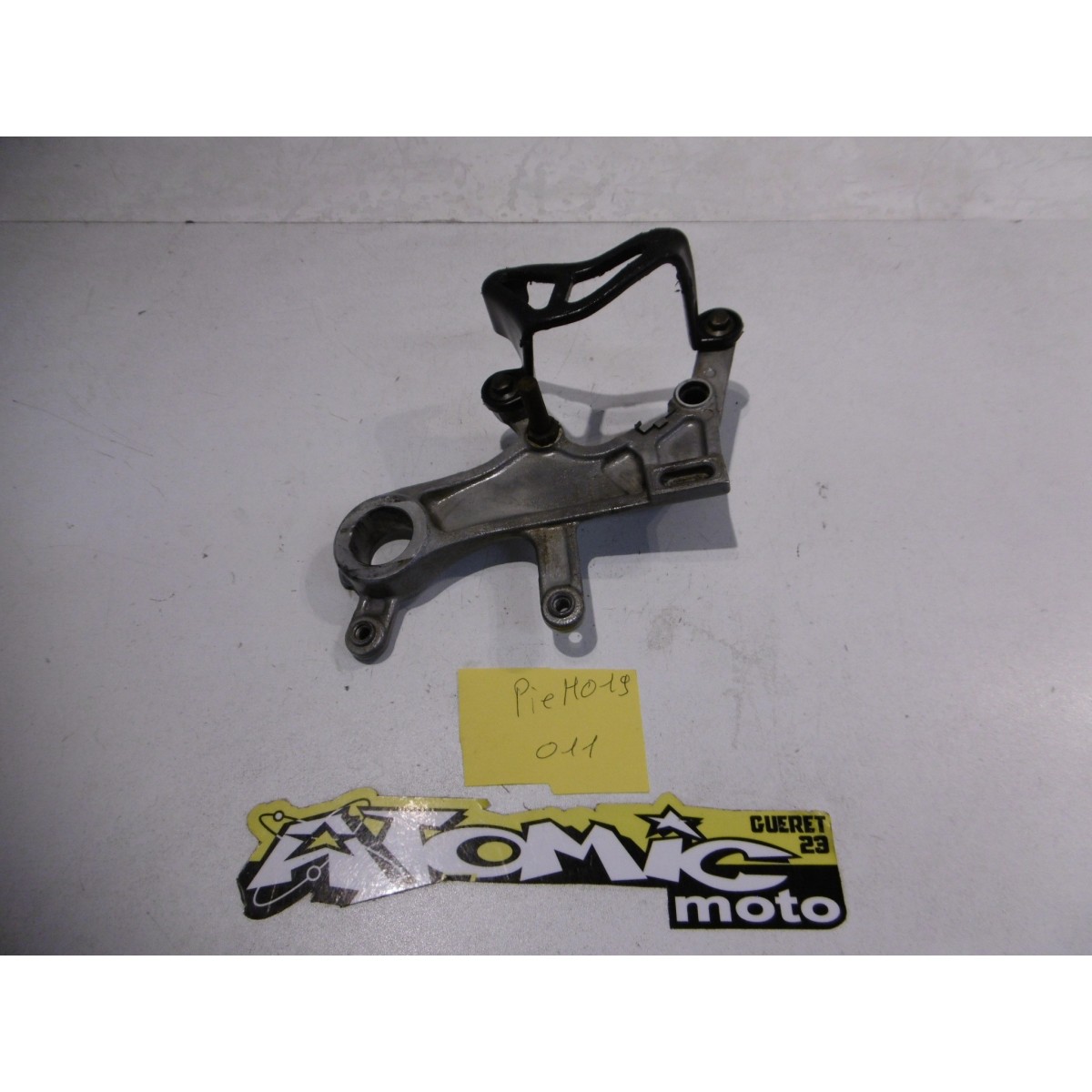 Platine étrier de frein arrière HONDA 300 CRE F 2015