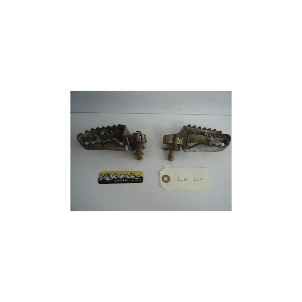 Repose pieds HUSQVARNA 125 WRE 2004 Repose pieds HUSQVARNA 125 WRE 2004
